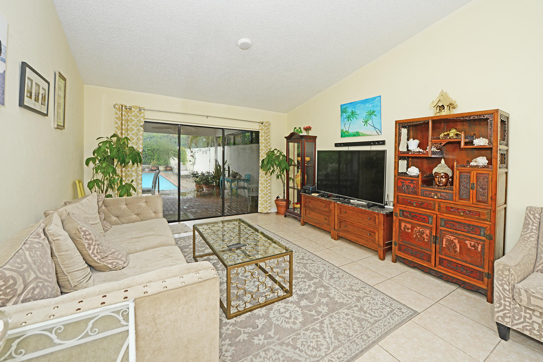 7570 Solimar Circle Boca Raton, FL 33433 - Photo 10 of 28 Family Room
