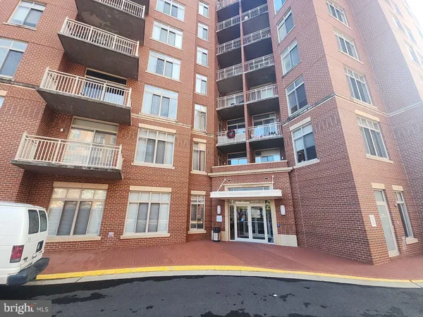 $2,000 | 4480 Market Commons Drive, Unit 511, Fairfax, VA 22033