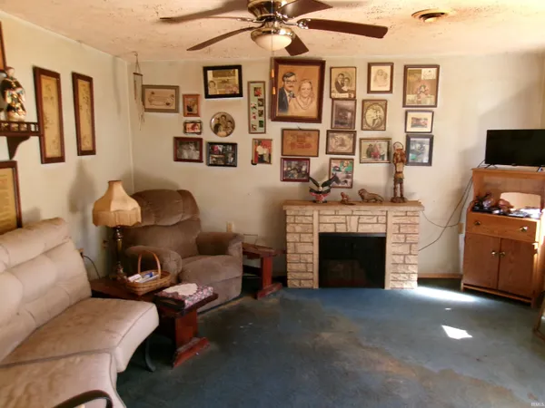 $70,000 | 5691 South Us Highway, Bloomfield, IN 47424