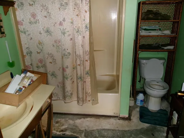 $70,000 | 5691 South Us Highway, Bloomfield, IN 47424