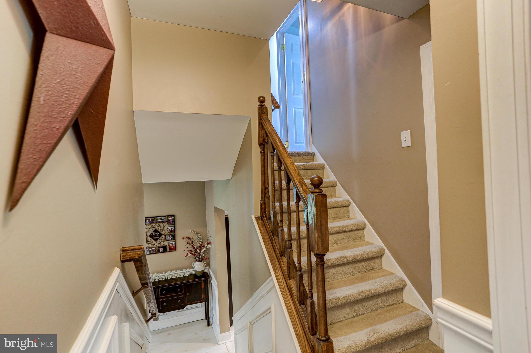 126 Cedar Hill Road Chalfont, PA 18914 - Photo 35 of 64 2nd Floor Hallway
