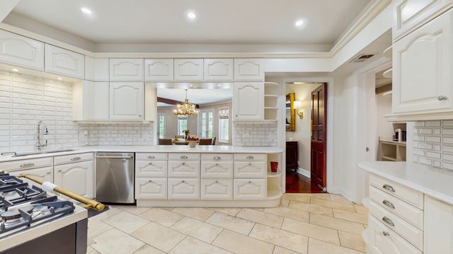 $3,489,000 | 570 Hathaway Circle, Lake Forest, IL 60045