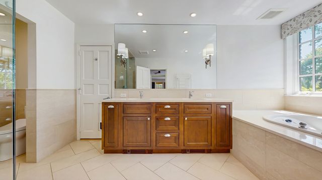 $3,489,000 | 570 Hathaway Circle, Lake Forest, IL 60045