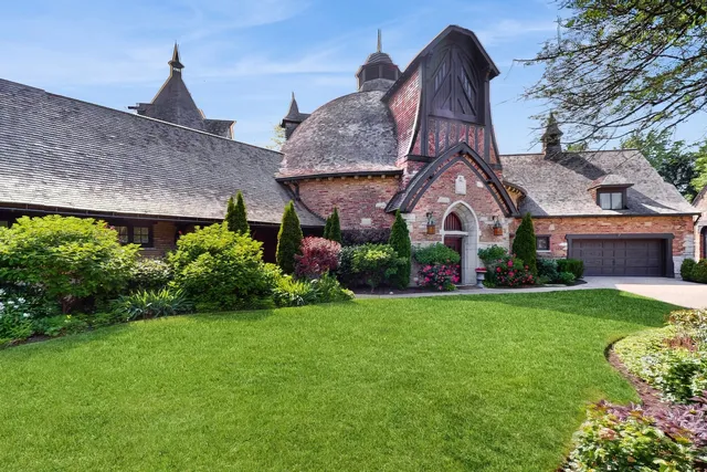 $3,489,000 | 570 Hathaway Circle, Lake Forest, IL 60045