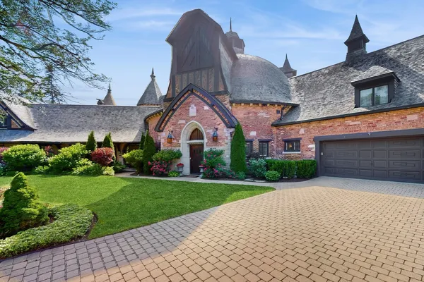 $3,489,000 | 570 Hathaway Circle, Lake Forest, IL 60045