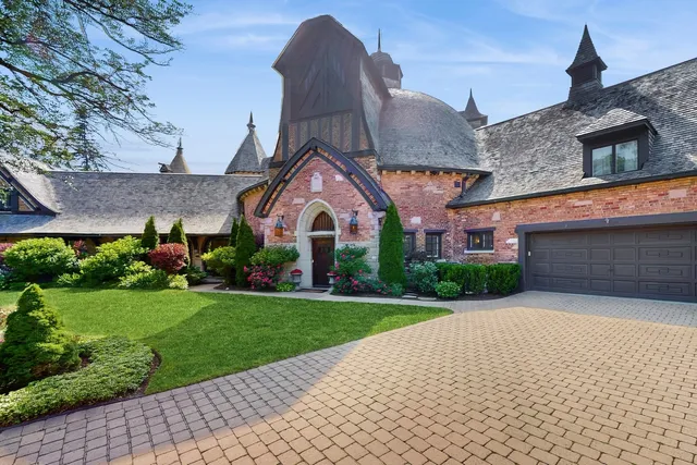 $3,489,000 | 570 Hathaway Circle, Lake Forest, IL 60045