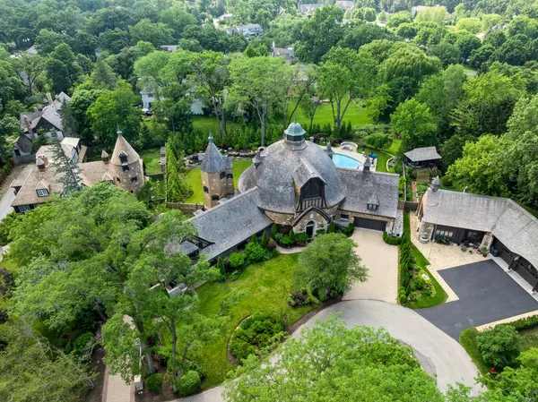 $3,489,000 | 570 Hathaway Circle, Lake Forest, IL 60045