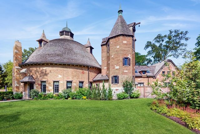 $3,489,000 | 570 Hathaway Circle, Lake Forest, IL 60045