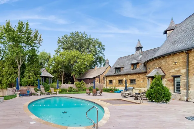 $3,489,000 | 570 Hathaway Circle, Lake Forest, IL 60045