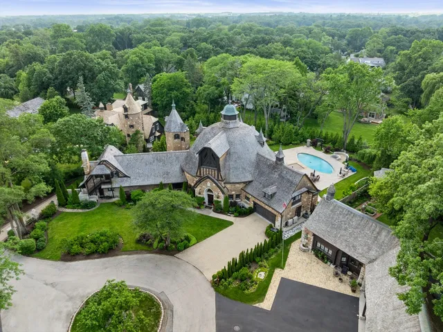 $3,489,000 | 570 Hathaway Circle, Lake Forest, IL 60045