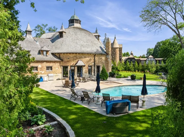 $3,489,000 | 570 Hathaway Circle, Lake Forest, IL 60045