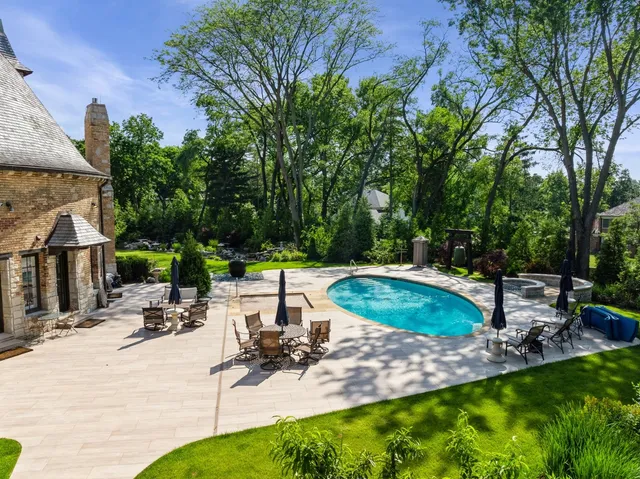 $3,489,000 | 570 Hathaway Circle, Lake Forest, IL 60045