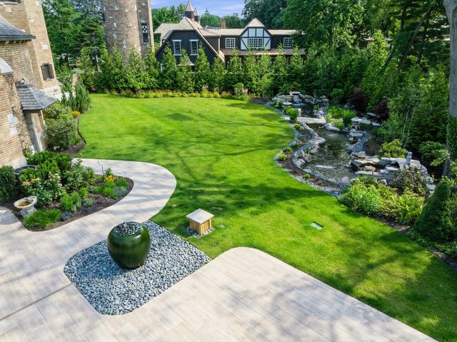 $3,489,000 | 570 Hathaway Circle, Lake Forest, IL 60045