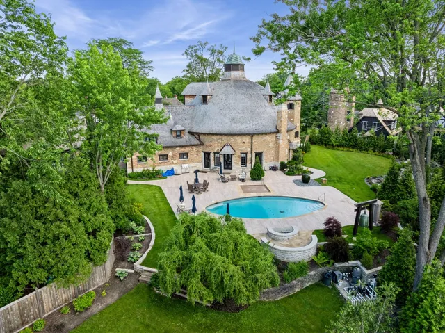 $3,489,000 | 570 Hathaway Circle, Lake Forest, IL 60045