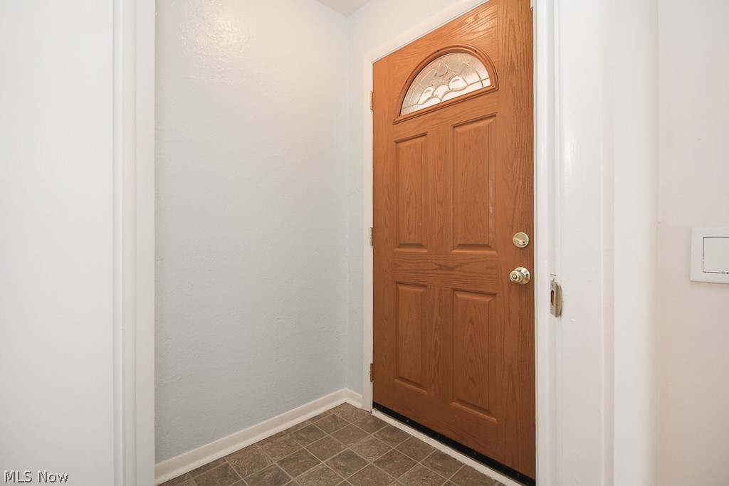 3482 Cedarbrook Road Cleveland, OH 44118 - Photo 2 of 31 Gallery Image 2