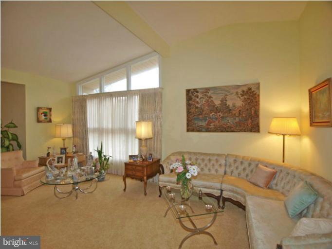 807 North Belgrade Road Silver Spring, MD 20902 - Photo 20 of 25 Living Room View 2