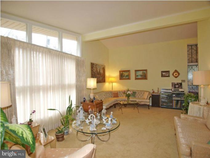 807 North Belgrade Road Silver Spring, MD 20902 - Photo 4 of 25 Living Room View 1