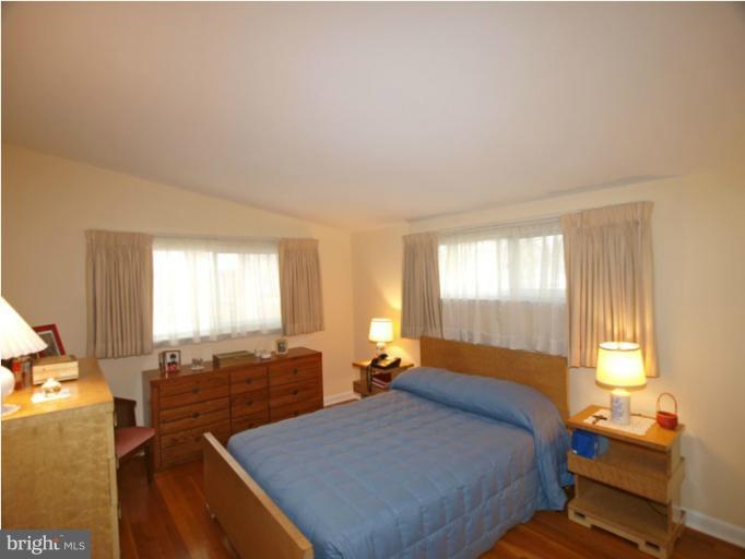 807 North Belgrade Road Silver Spring, MD 20902 - Photo 7 of 25 Bedroom (Master) View 1