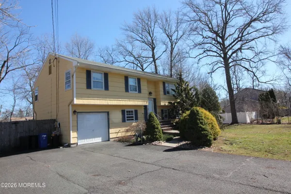 $740,000 | 7 Portsmouth Road, Englishtown, NJ 07726