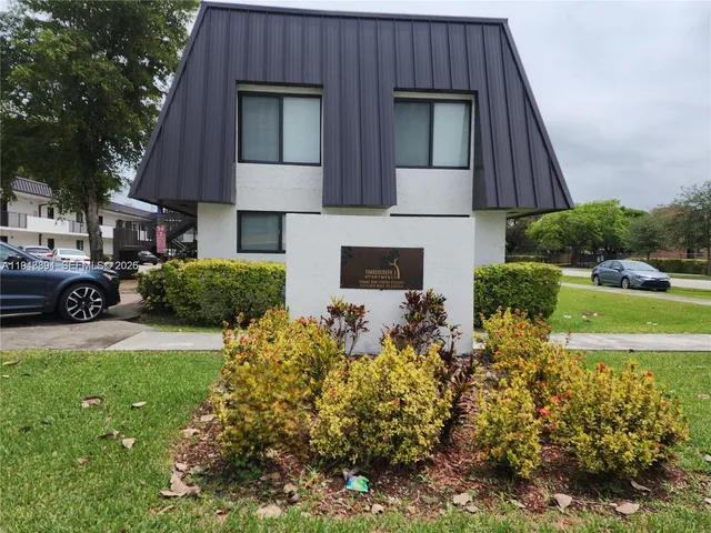 $1,950 | 19600 Southwest 110th Court, Unit 203, Cutler Bay, FL 33157