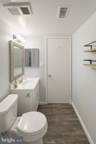 $390,000 | 5918 Cove Landing Road, Unit 204, Burke, VA 22015