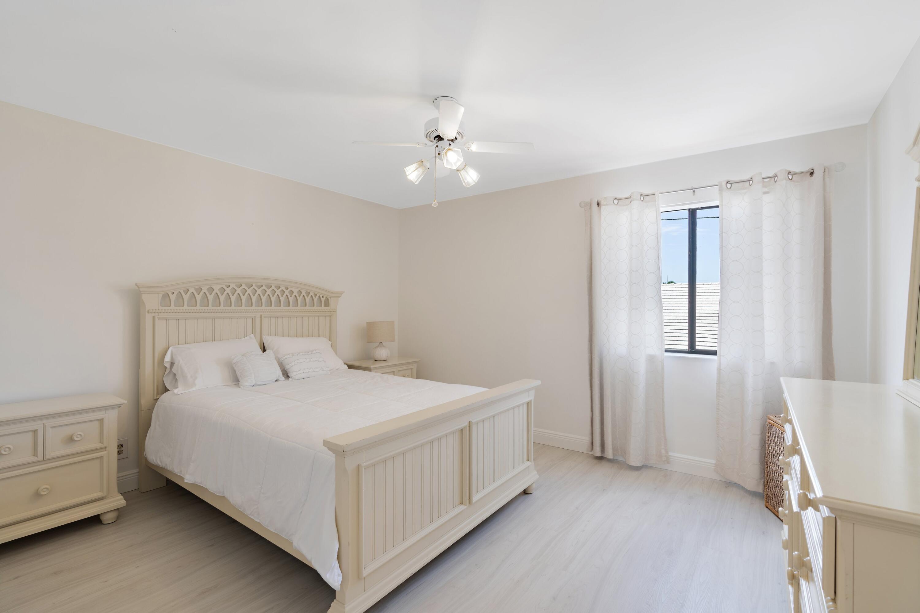 350 Prairie Rose Lane Boca Raton, FL 33487 - Photo 16 of 42 Bedroom #3