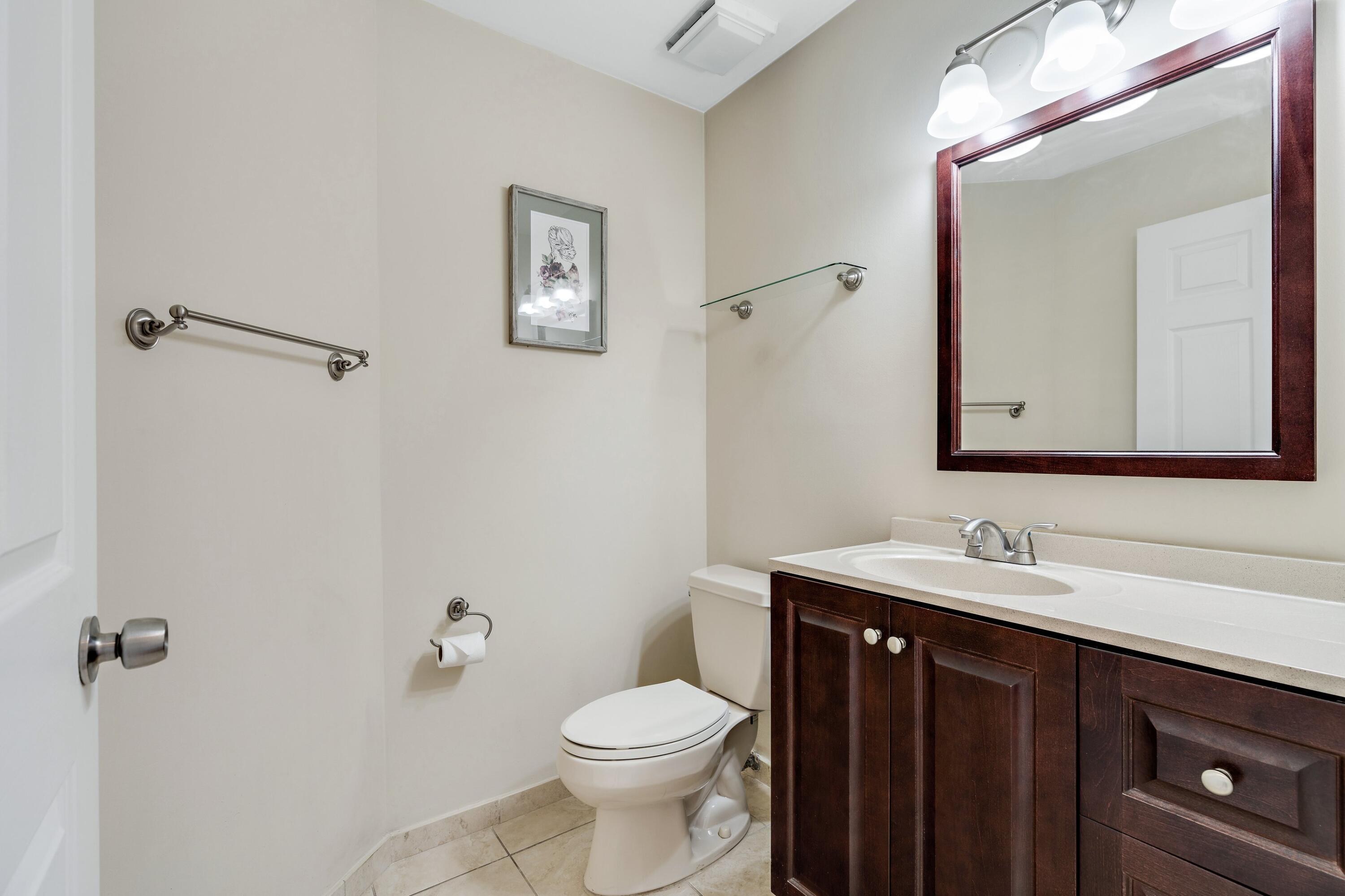 350 Prairie Rose Lane Boca Raton, FL 33487 - Photo 19 of 42 Bathroom 2