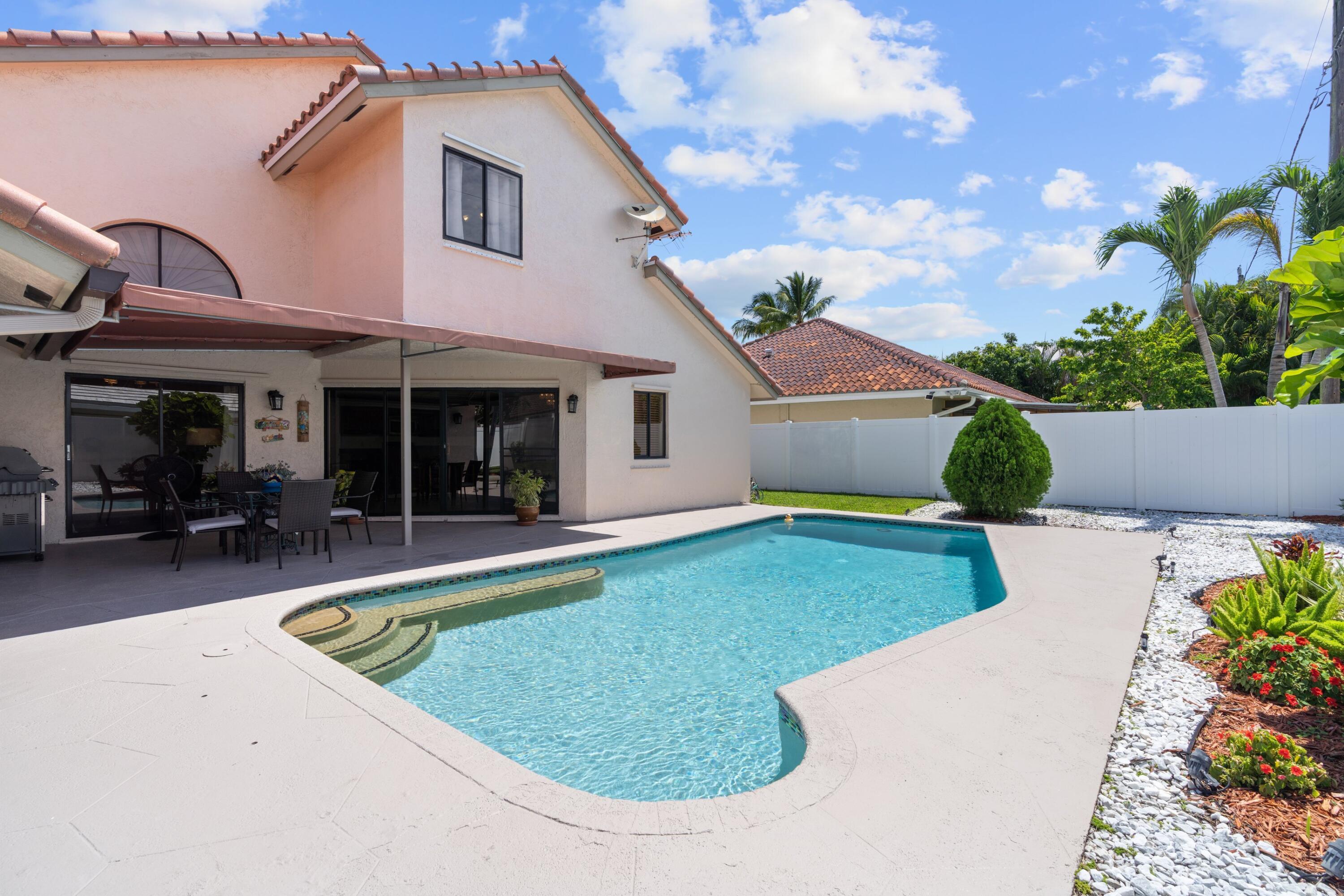 350 Prairie Rose Lane Boca Raton, FL 33487 - Photo 23 of 42 Pool