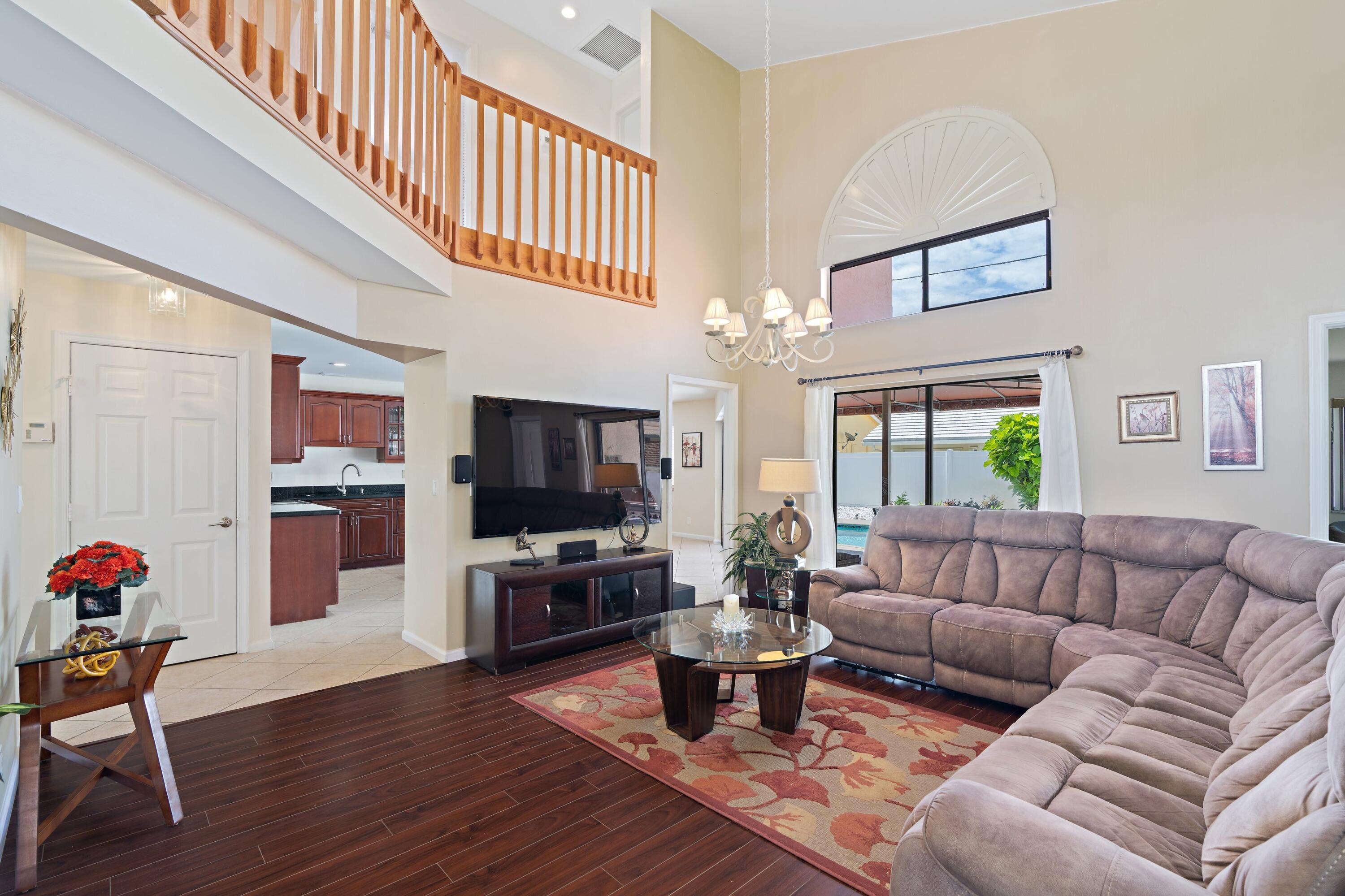 350 Prairie Rose Lane Boca Raton, FL 33487 - Photo 4 of 42 Living Room