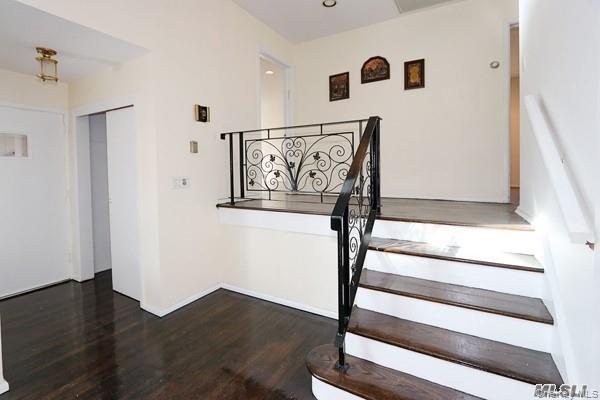 5 Gilbert Road Great Neck, NY 11024 - Photo 12 of 20 a view of entryway