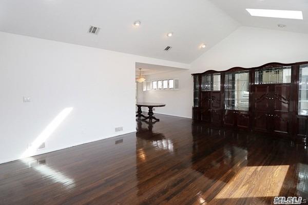 5 Gilbert Road Great Neck, NY 11024 - Photo 3 of 20 a view of a living room