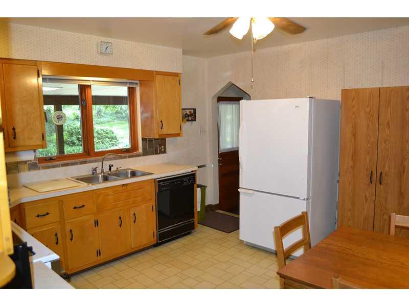 8270 Fox Ridge Road Pittsburgh, PA 15237 - Photo 12 of 25 Kitchen.