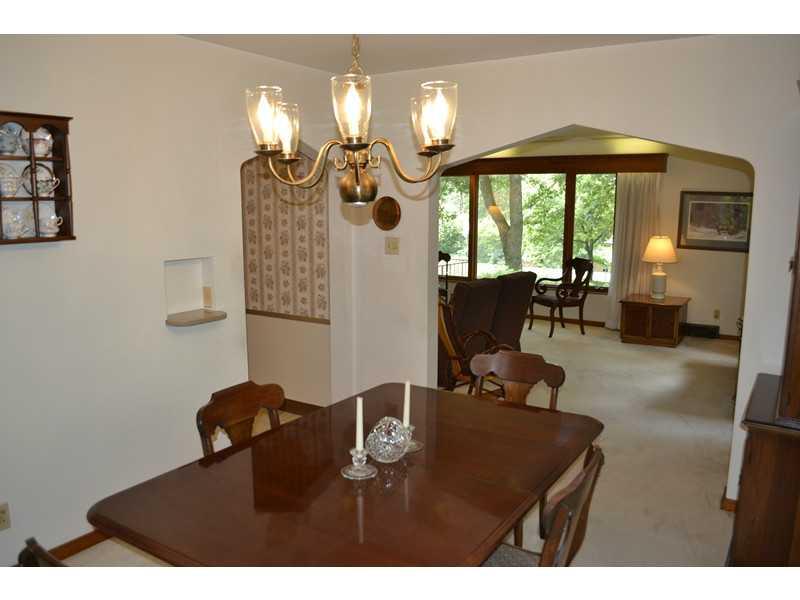 8270 Fox Ridge Road Pittsburgh, PA 15237 - Photo 9 of 25 Dining Room.