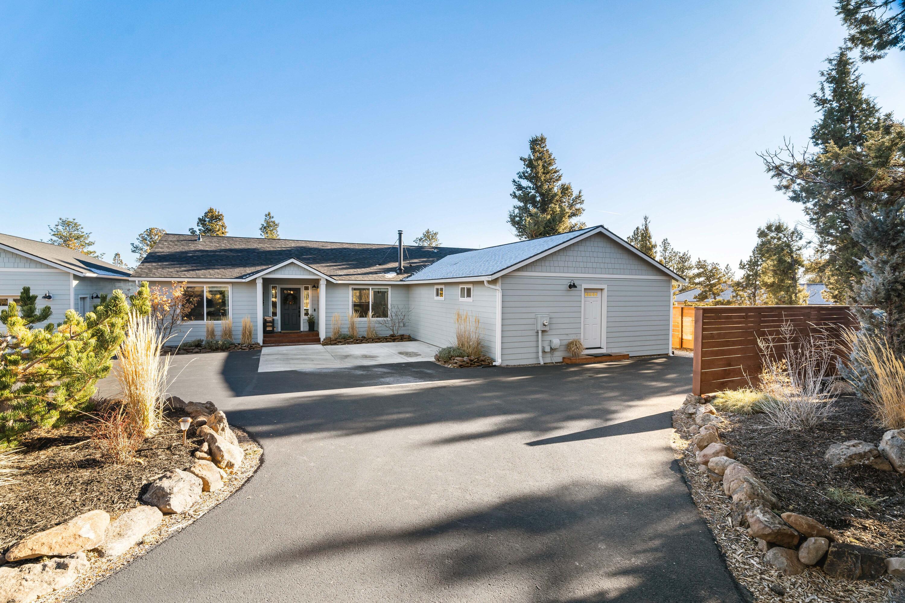 17725 Mountain View Road Sisters, OR 97759 - Photo 3 of 50 3