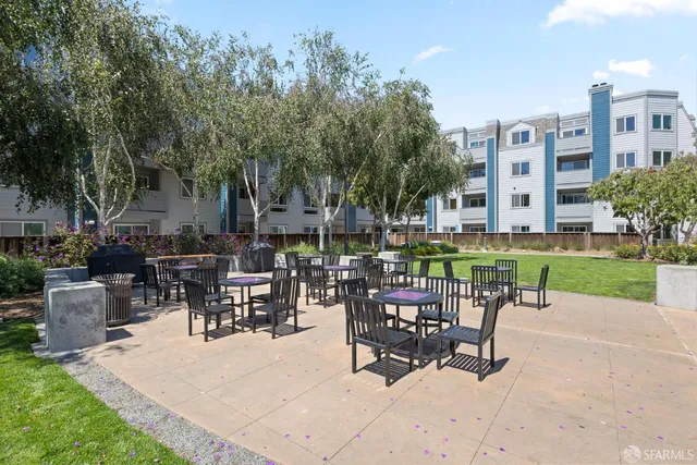 $579,000 | 6400 Christie Avenue, Unit 5201, Emeryville, CA 94608