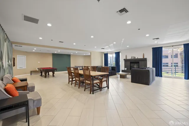 $579,000 | 6400 Christie Avenue, Unit 5201, Emeryville, CA 94608
