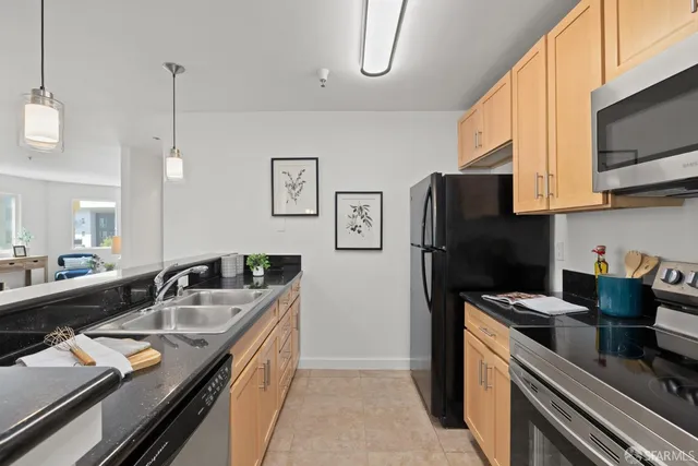 $579,000 | 6400 Christie Avenue, Unit 5201, Emeryville, CA 94608