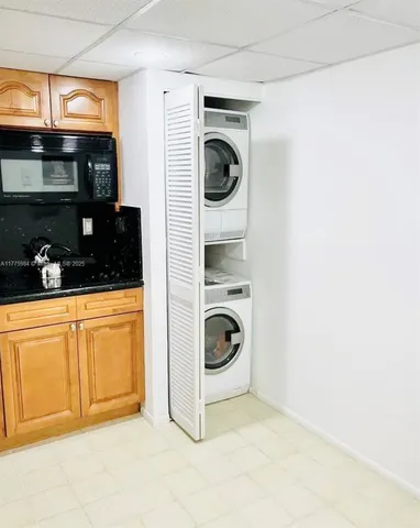 $470,000 | 1925 Brickell Avenue, Unit 1403, Miami, FL 33129