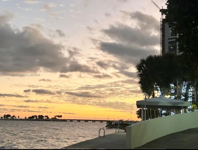 $470,000 | 1925 Brickell Avenue, Unit 1403, Miami, FL 33129