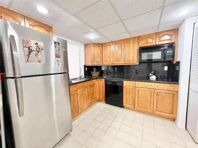 $470,000 | 1925 Brickell Avenue, Unit 1403, Miami, FL 33129