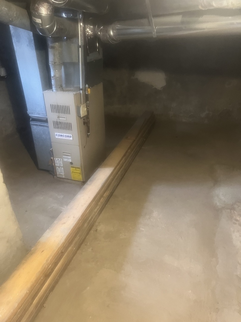 207 Davis Street Joliet, IL 60436 - Photo 19 of 23 a view of an entryway