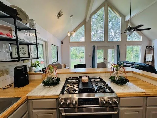 $2,200 | 23705 Fletcher Isle, Ponchatoula, LA 70454