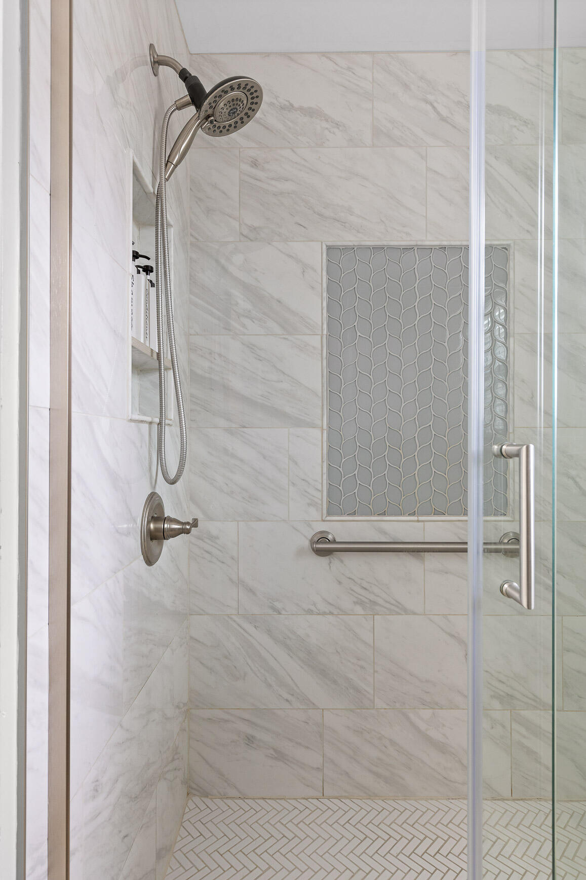 243 Stanford Drive Flintstone, GA 30725 - Photo 32 of 44 Full Bathroom and Laundry