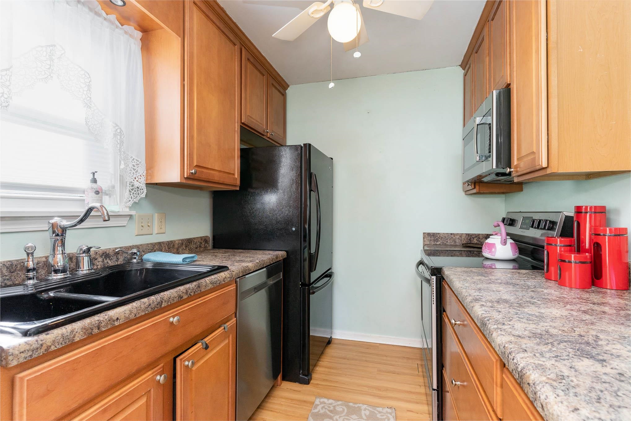 806 Main Sail Court Murrells Inlet, SC 29576 - Photo 7 of 38