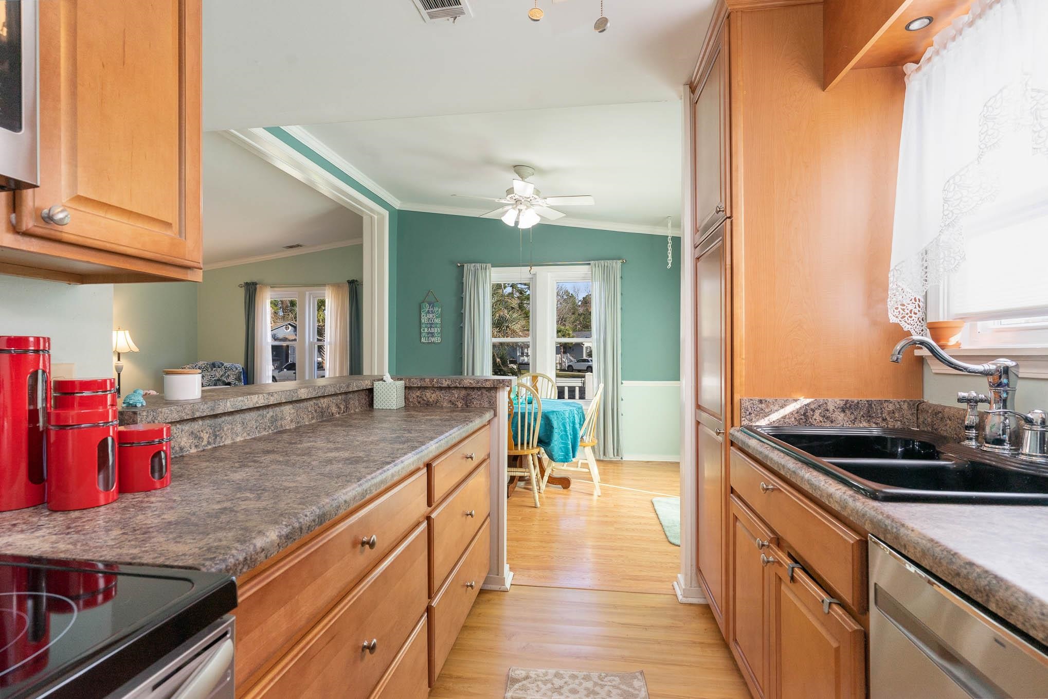 806 Main Sail Court Murrells Inlet, SC 29576 - Photo 9 of 38