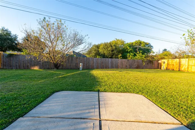 $1,900 | 4814 Kleinway Drive, Houston, TX 77066