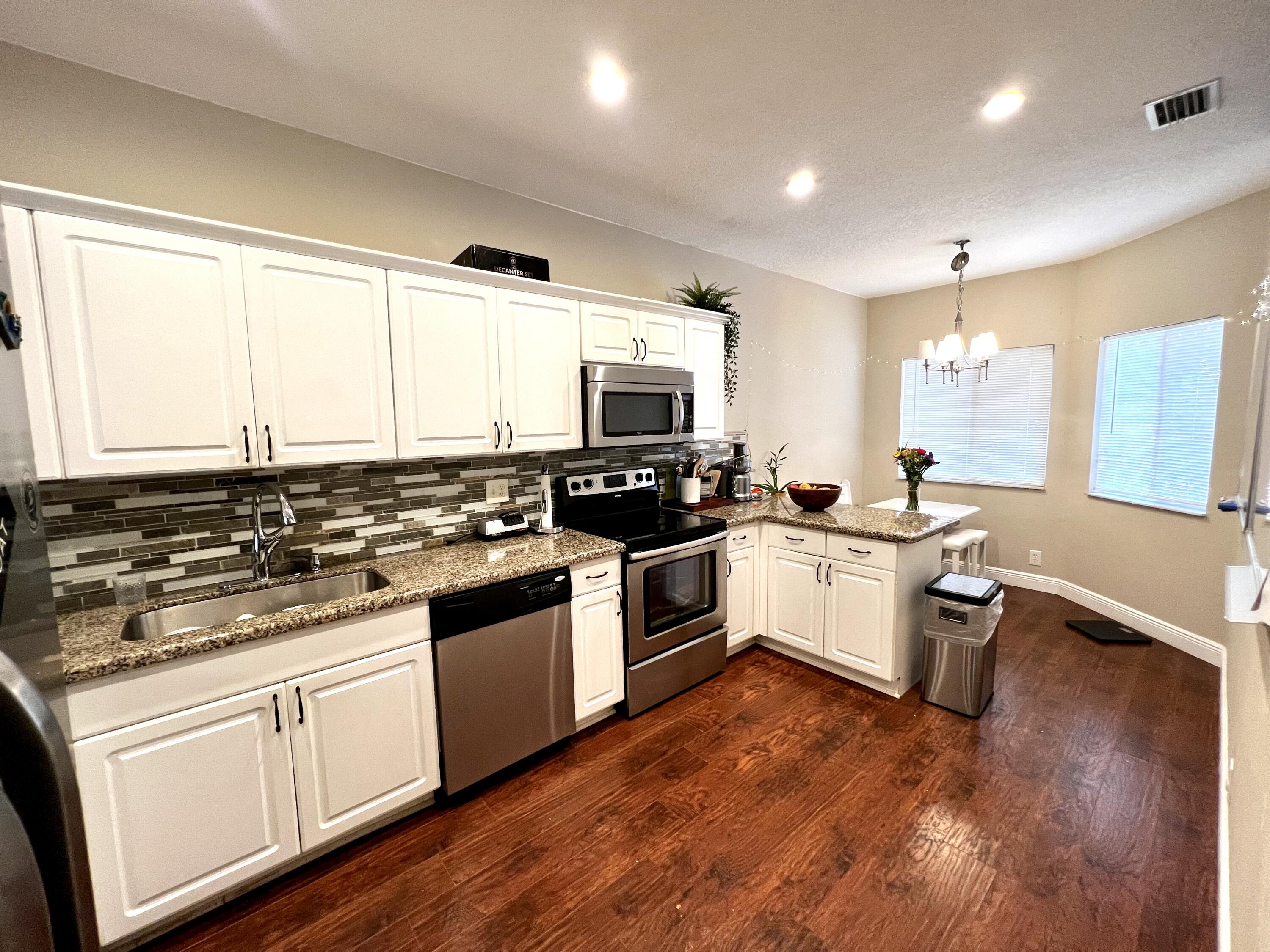 6823 Via Regina Boca Raton, FL 33433 - Photo 4 of 14 IMG_8625