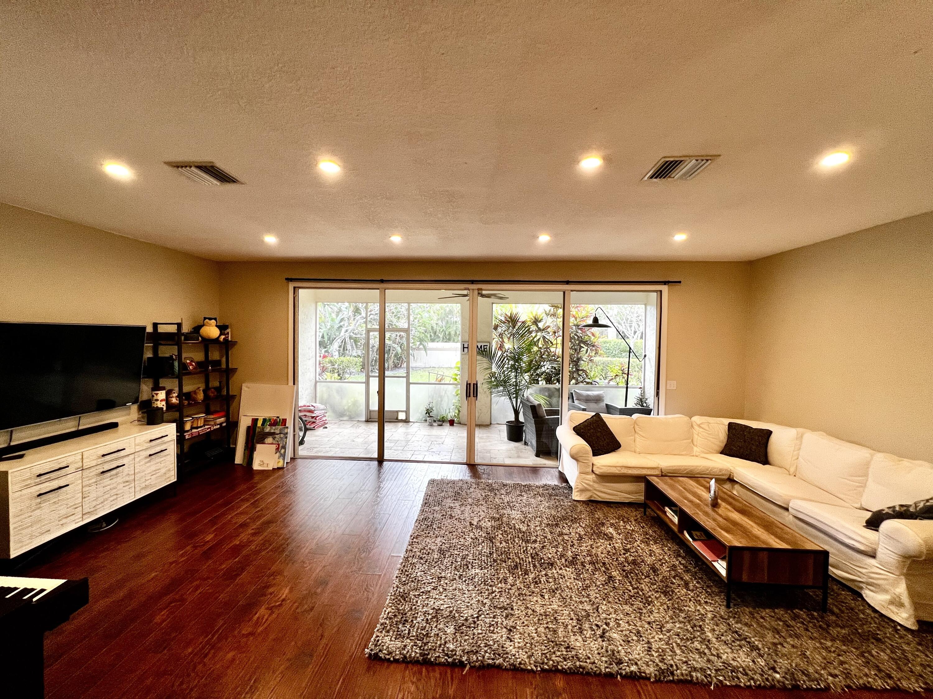 6823 Via Regina Boca Raton, FL 33433 - Photo 5 of 14 IMG_8620