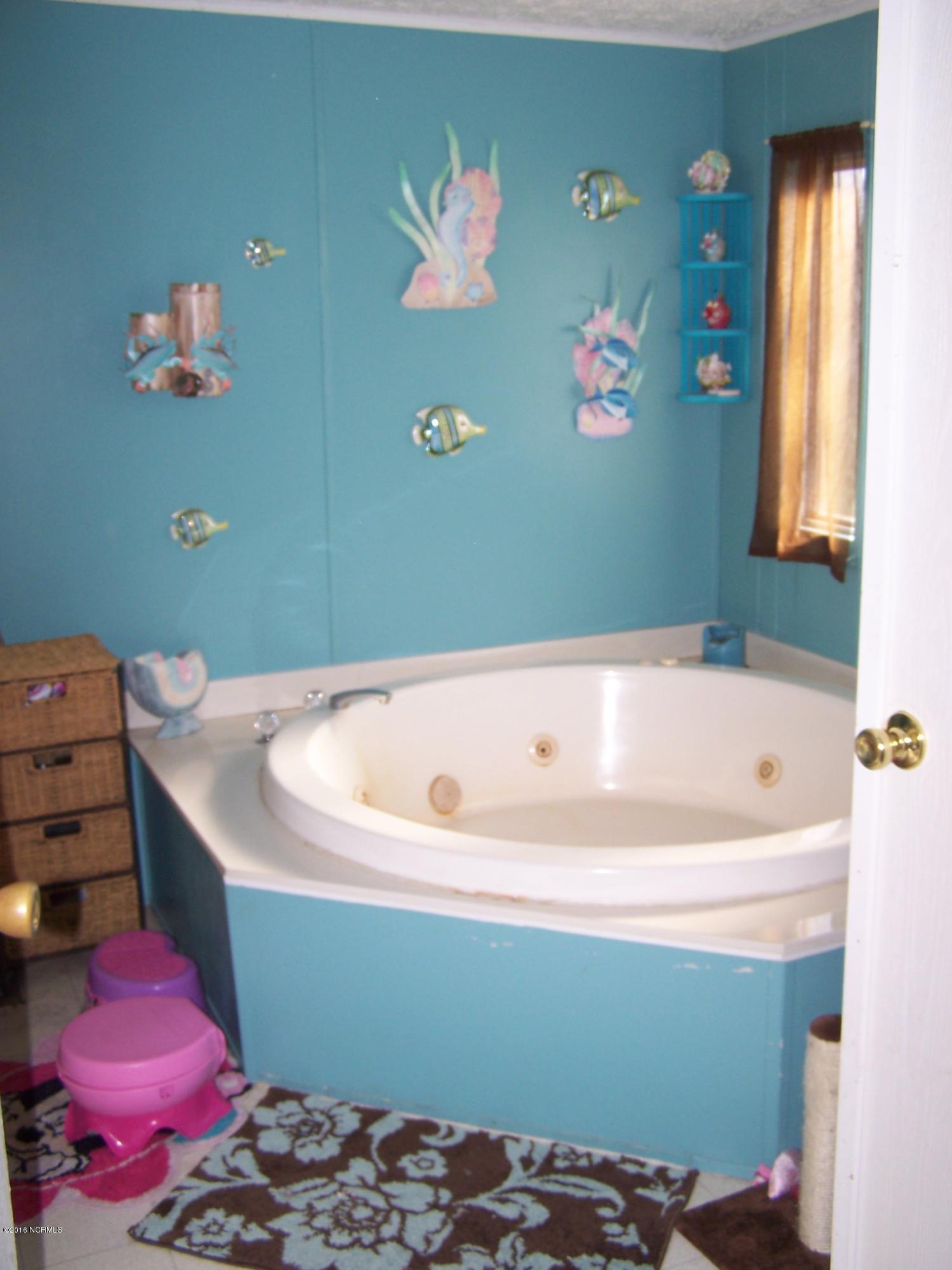 615 Ardmore Road Rocky Point, NC 28457 - Photo 14 of 22 100_5143