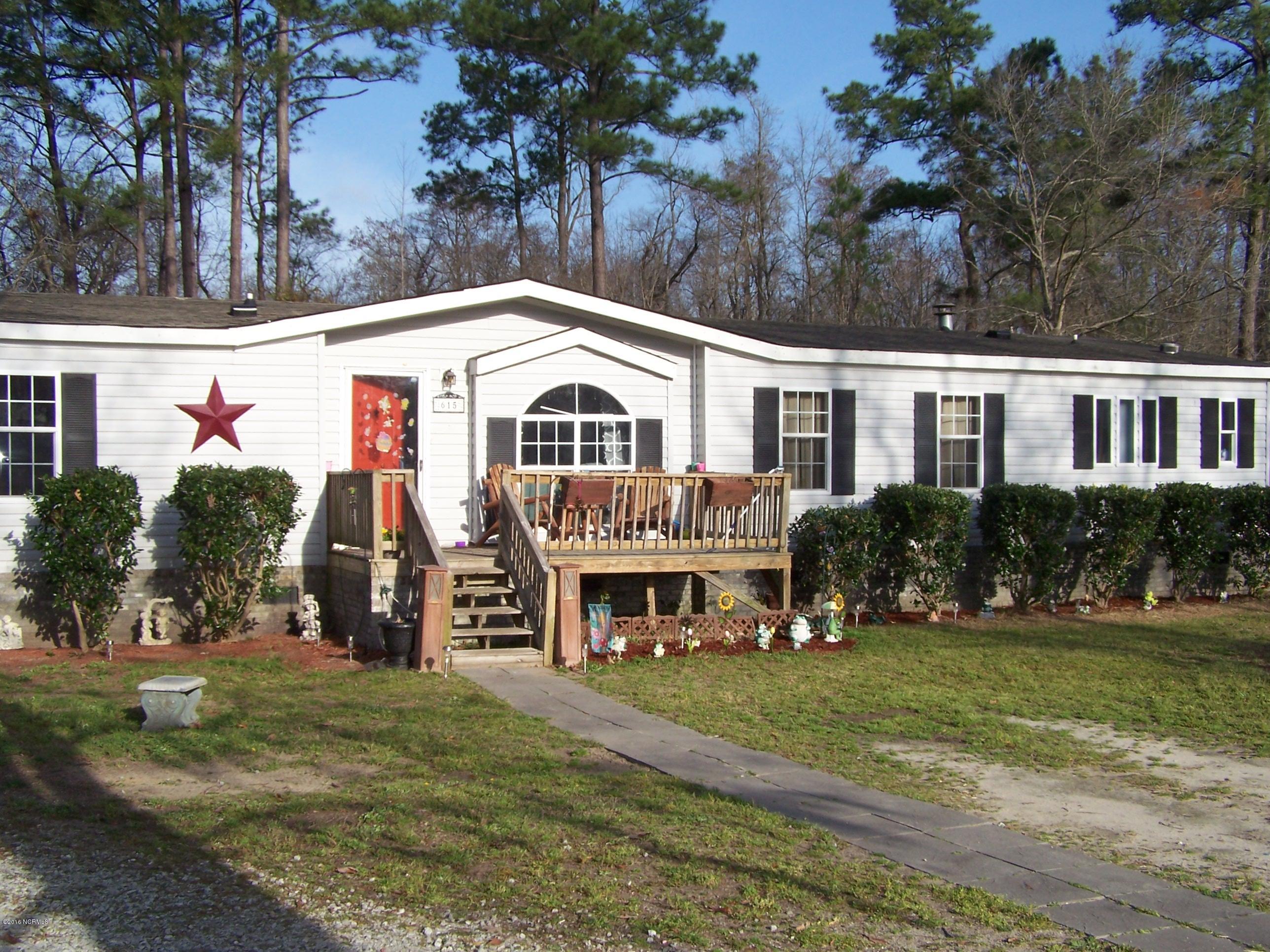 615 Ardmore Road Rocky Point, NC 28457 - Photo 3 of 22 100_5131